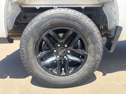 Used 2021 Chevrolet Silverado 1500 LT Trail Boss w/ Convenience Package II AWD/4WD image 11