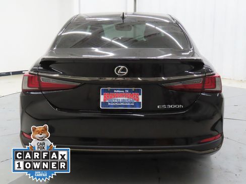 Used 2024 Lexus ES 300h F Sport w/ Accessory Package (Z2) image 4
