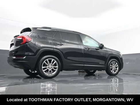 Used 2022 GMC Terrain SLT w/ Infotainment Package II AWD/4WD image 27
