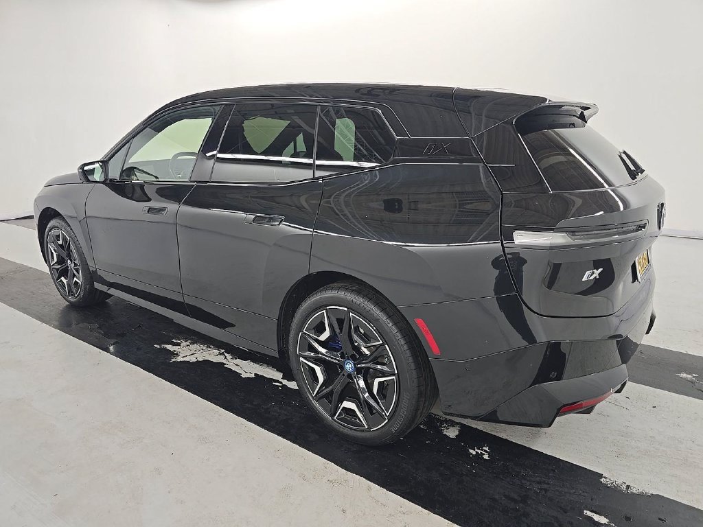 Used 2024 BMW iX xDrive50 w/ Sport Package AWD/4WD image 2