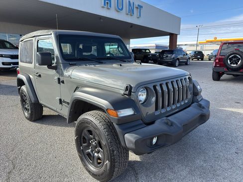 Used 2021 Jeep Wrangler Sport image 3