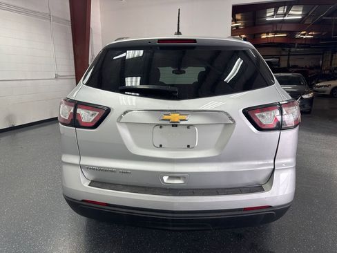 Used 2017 Chevrolet Traverse LS image 5