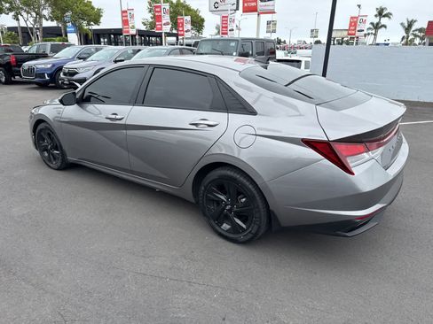 Used 2023 Hyundai Elantra SEL FWD image 15