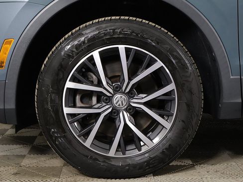 Used 2019 Volkswagen Tiguan SE w/ Panoramic Sunroof Package image 22