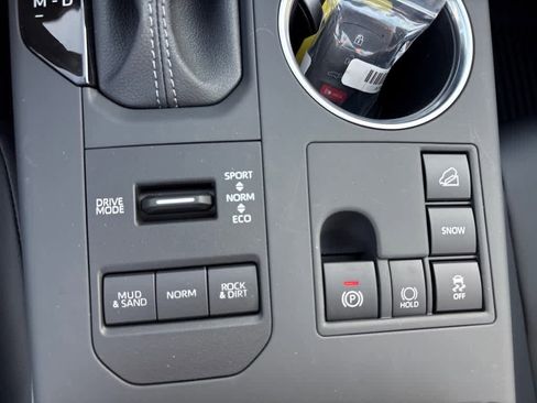 New 2026 Toyota Highlander XLE image 16