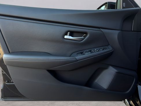 Certified 2025 Nissan Sentra SV FWD image 15