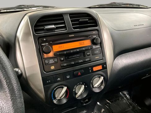 Used 2005 Toyota RAV4 4WD image 26