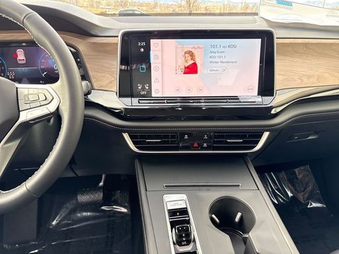 New 2026 Volkswagen Atlas SE image 16