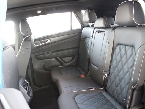 New 2025 Volkswagen Atlas Cross Sport SEL Premium R-Line image 18