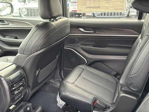 New 2026 Jeep Grand Cherokee L Limited AWD/4WD image 24