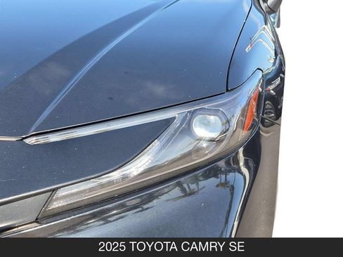 Used 2025 Toyota Camry SE FWD image 10