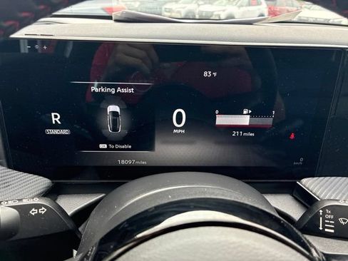 Used 2025 Nissan Kicks SR w/ Illumination Package FWD image 27