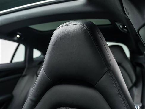 Used 2019 Porsche Panamera 4 image 23