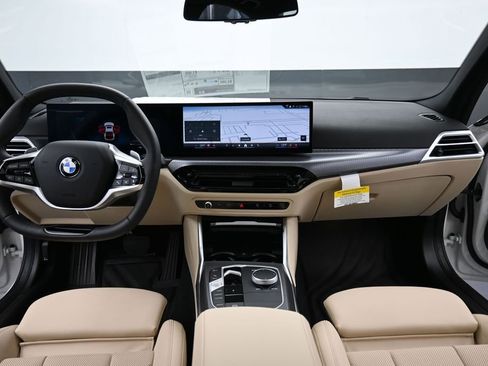 New 2025 BMW 330i xDrive Sedan w/ Convenience Package AWD/4WD image 11