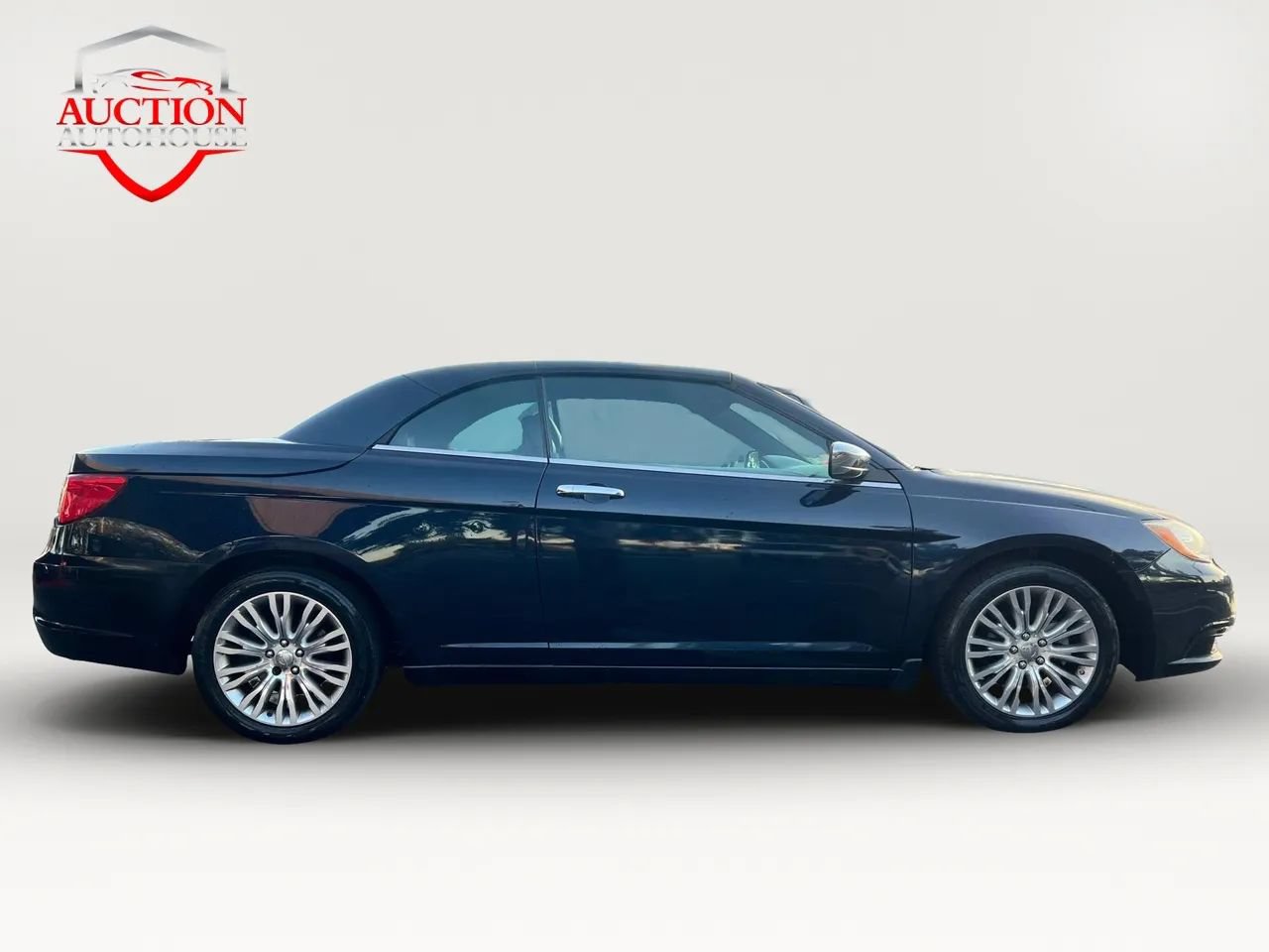 Used 2011 Chrysler 200 Limited FWD image 5