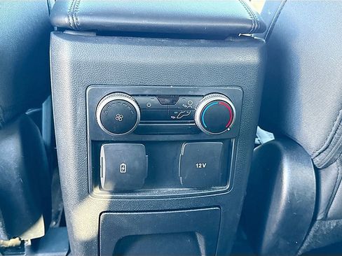Used 2022 Ford Explorer XLT image 36