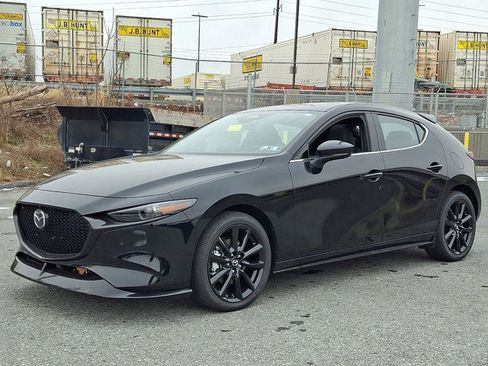 New 2026 MAZDA MAZDA3 Hatchback w/Premium Plus Pkg image 3