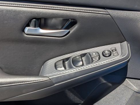 Used 2025 Nissan Sentra SV FWD image 13