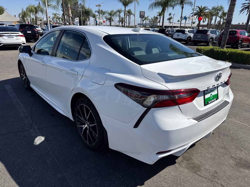 Used 2024 Toyota Camry SE w/ Cold Weather Package FWD image 2
