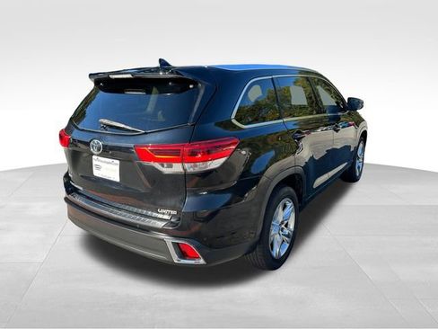 Used 2017 Toyota Highlander Limited image 5