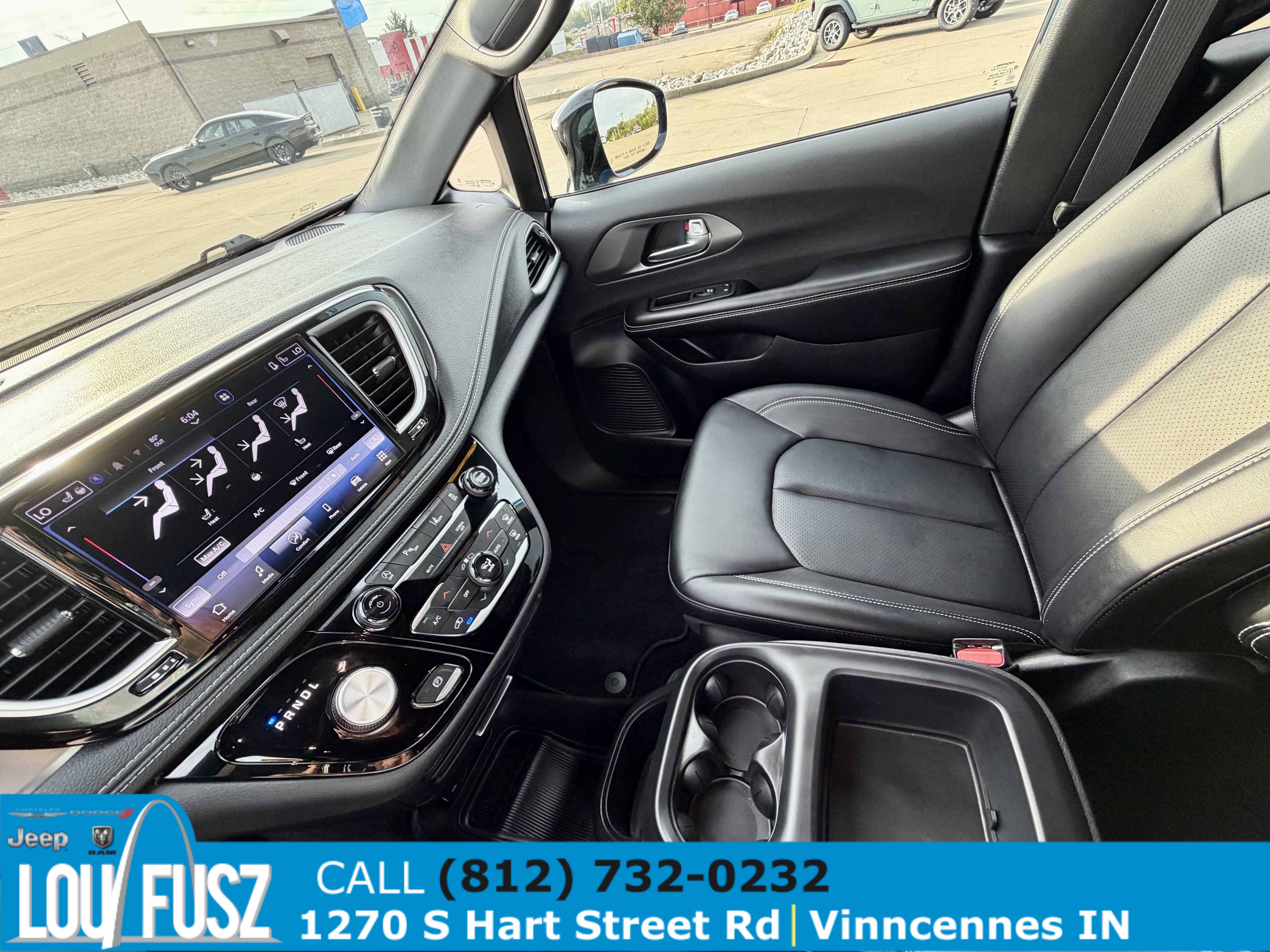 Used 2026 Chrysler Pacifica Select w/ S Appearance Package FWD image 16