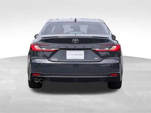 Used 2025 Toyota Camry SE w/ Convenience Package FWD image 4