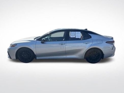Used 2022 Toyota Camry XSE FWD image 2