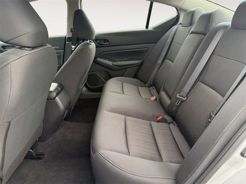 Used 2024 Nissan Altima 2.5 SV image 13