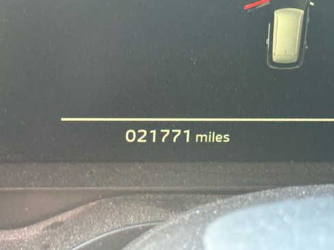 Used 2024 Mitsubishi Outlander SE Black Edition image 11