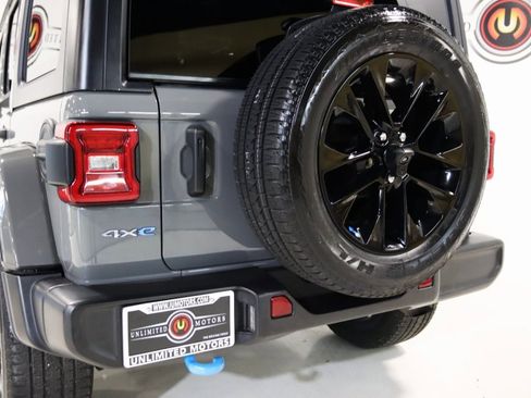 Used 2022 Jeep Wrangler Unlimited Sahara w/ Cold Weather Group image 87