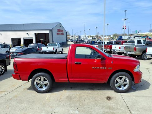 Used 2012 RAM 1500 Express image 2