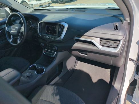 Used 2024 GMC Terrain SLE FWD image 35