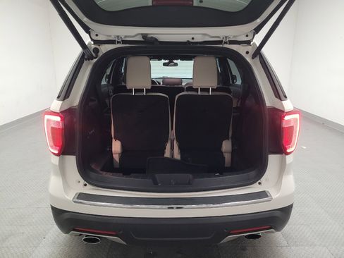 Used 2019 Ford Explorer Limited w/ Ford Safe & Smart Package FWD image 29