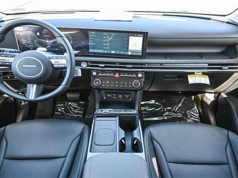 Used 2026 Hyundai Tucson Limited image 18