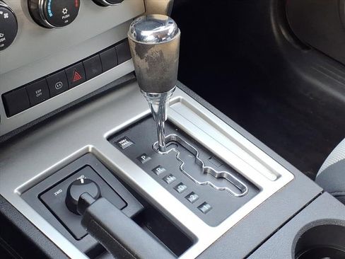 Used 2008 Dodge Nitro SXT w/ Sun & Wheels Group image 27