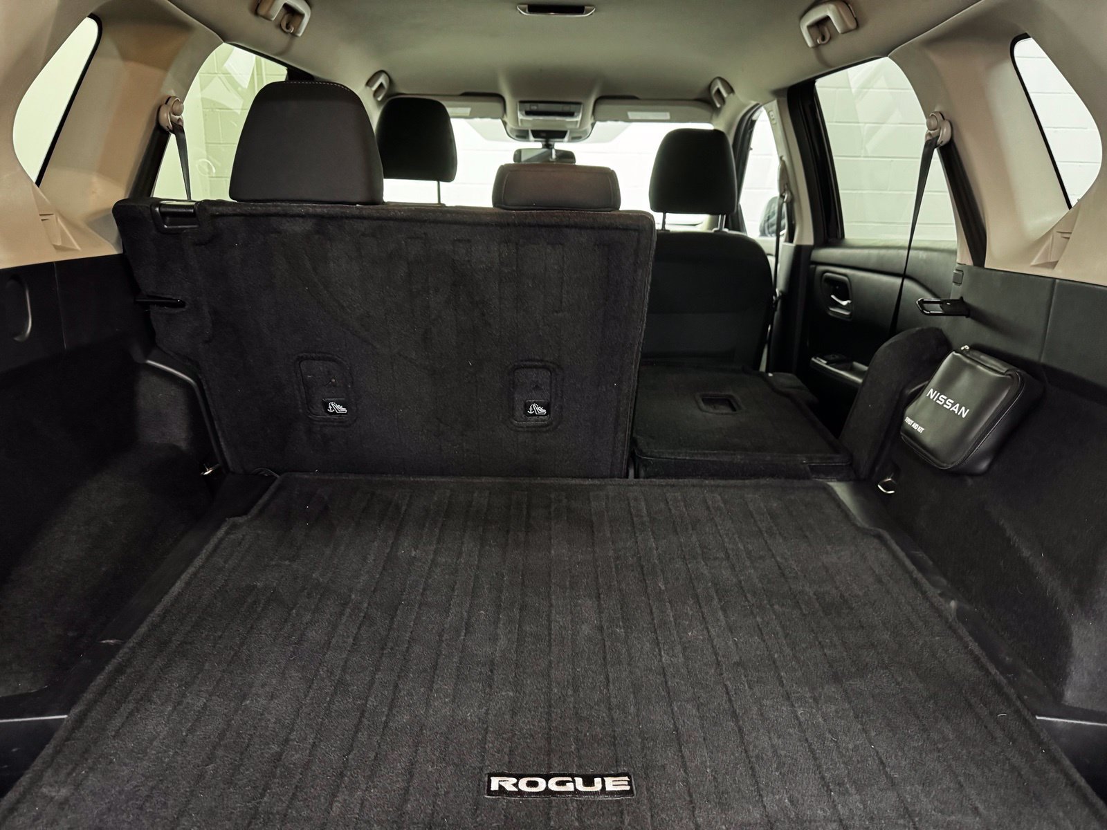 Certified 2025 Nissan Rogue SV AWD/4WD image 39