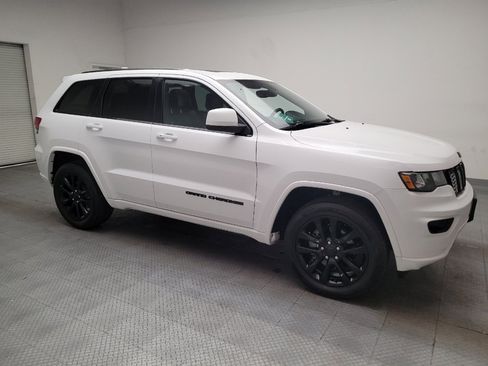 Used 2019 Jeep Grand Cherokee Altitude RWD image 11