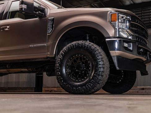 Used 2022 Ford F350 Lariat w/ Lariat Value Package AWD/4WD image 11