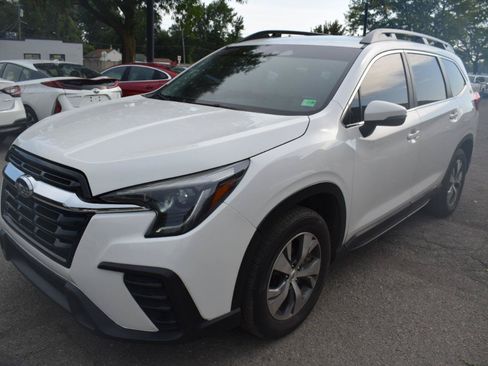 Used 2023 Subaru Ascent Premium w/ Convenience Package AWD/4WD image 2
