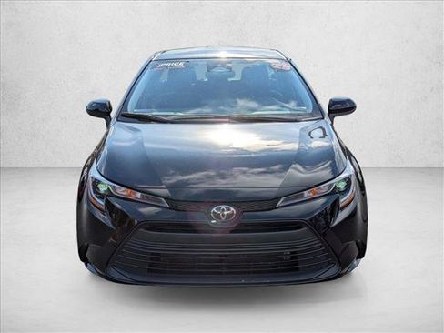 Certified 2025 Toyota Corolla LE image 2