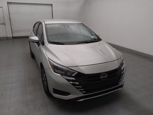 Used 2025 Nissan Versa SV FWD image 14