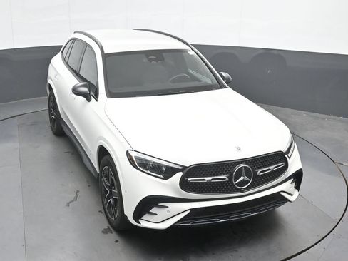 Used 2024 Mercedes-Benz GLC 300 4MATIC image 34