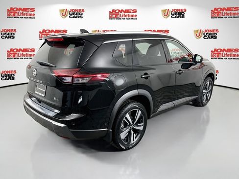 Certified 2024 Nissan Rogue SL FWD image 17