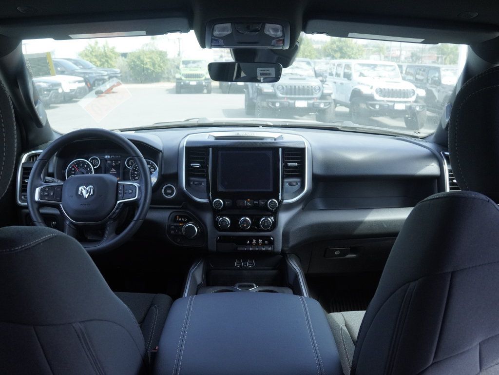 New 2026 RAM 1500 Big Horn AWD/4WD image 32