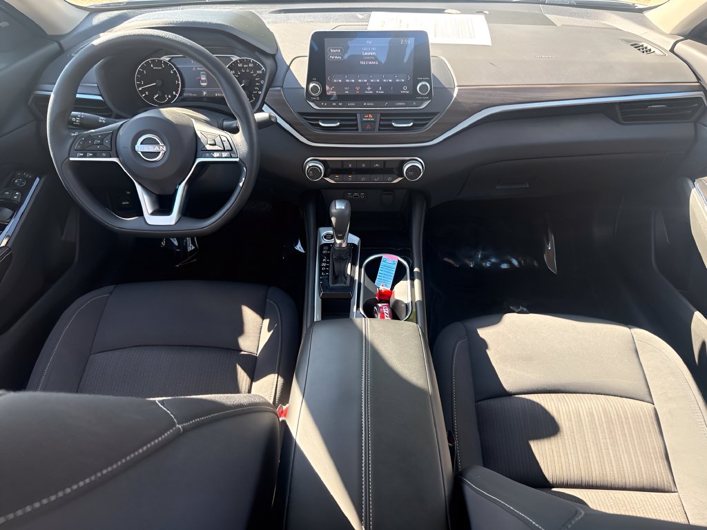 Used 2023 Nissan Altima 2.5 SV FWD image 14