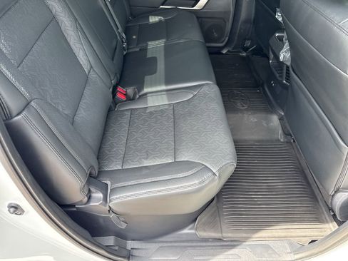 Used 2025 Toyota Tundra Limited AWD/4WD image 27