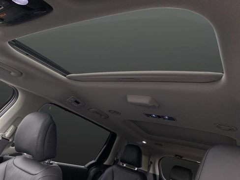 New 2026 Kia Carnival SX w/ SX Dark Edition Package image 7