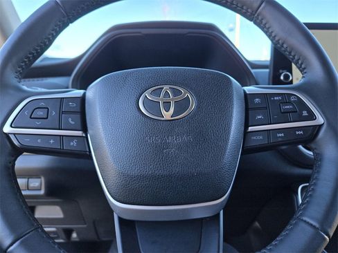 Used 2025 Toyota Grand Highlander AWD image 31