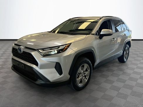 Used 2024 Toyota RAV4 LE AWD/4WD image 3
