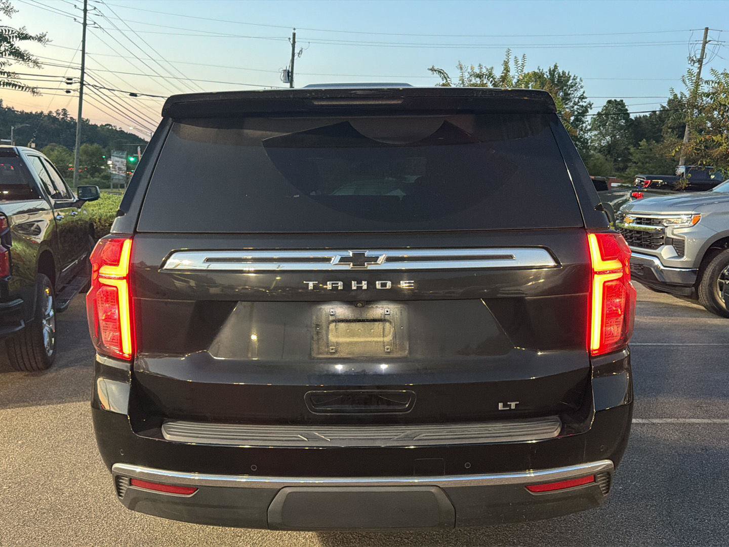 Used 2022 Chevrolet Tahoe LT w/ Luxury Package RWD image 18